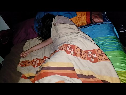 ❤️ Stiefson beréiert seng jonk Stéifmamm wärend hatt schléift. ❤ Qualitéit Sex op lb.pornobot.ru ️❤