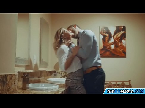 ❤️ Wann eng Busty Blond Iech an engem ëffentlechen Toilette verféiert ❤ Qualitéit Sex op lb.pornobot.ru ️❤